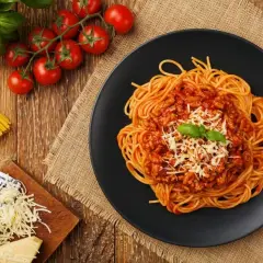 Jak zrobić sos do spaghetti z przecieru: 5 sekretów smaku