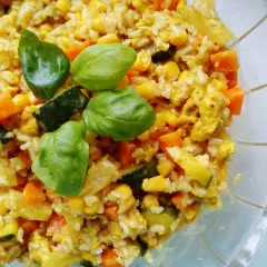 Sałatka curry z kurczakiem – egzotyczny smak na każdą okazję