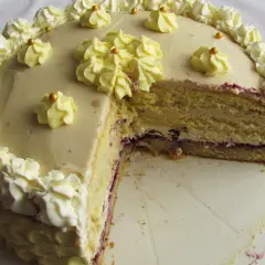 Przepis na tort z kremem chałwowym z mascarpone – wyjątkowy smak