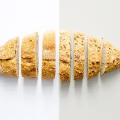 Pokrojony chleb, idealny do pieczenia w odpowiedniej temperaturze.