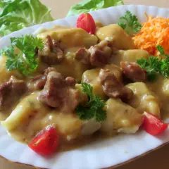 Kopytka z sosem: 5 najlepszych propozycji i przepisy