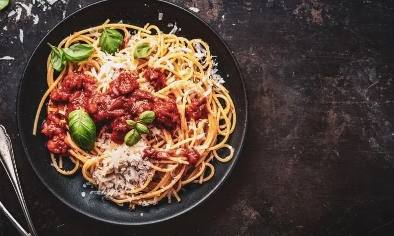 Jak pasteryzować sos do spaghetti z mięsem: 8 kluczowych kroków