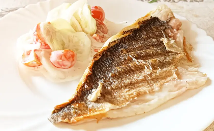 Dorada z grilla - Jak przygotować soczystą rybę bez przywierania?