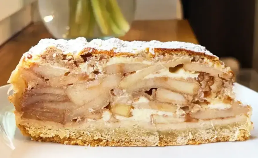 Ile piec szarlotkę? Czas, temperatura i triki na idealną!