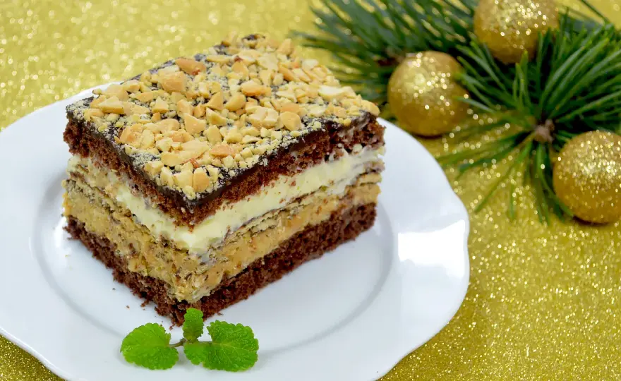 Dlaczego ciasto Snickers pieczone to idealny deser?