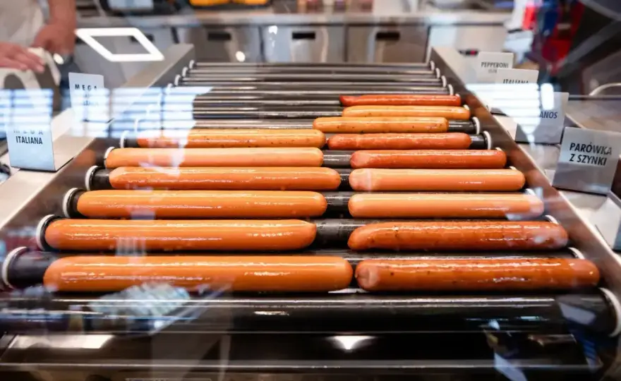 Ile kalorii ma hot dog z Orlenu? Prawda o kaloriach!