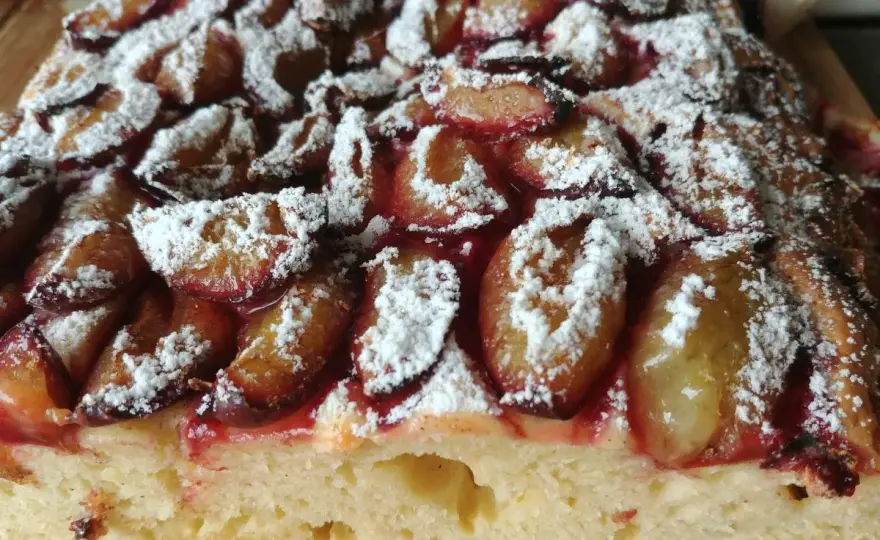 Ciasto ze śliwkami na oleju - puszyste i wilgotne!
