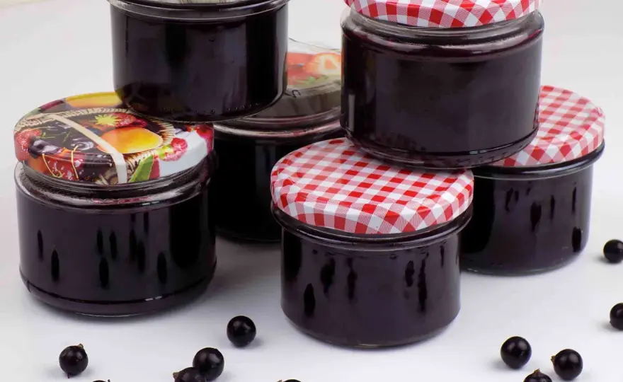 Dżem z czarnej porzeczki - jak uzyskać idealną gęstość i smak?