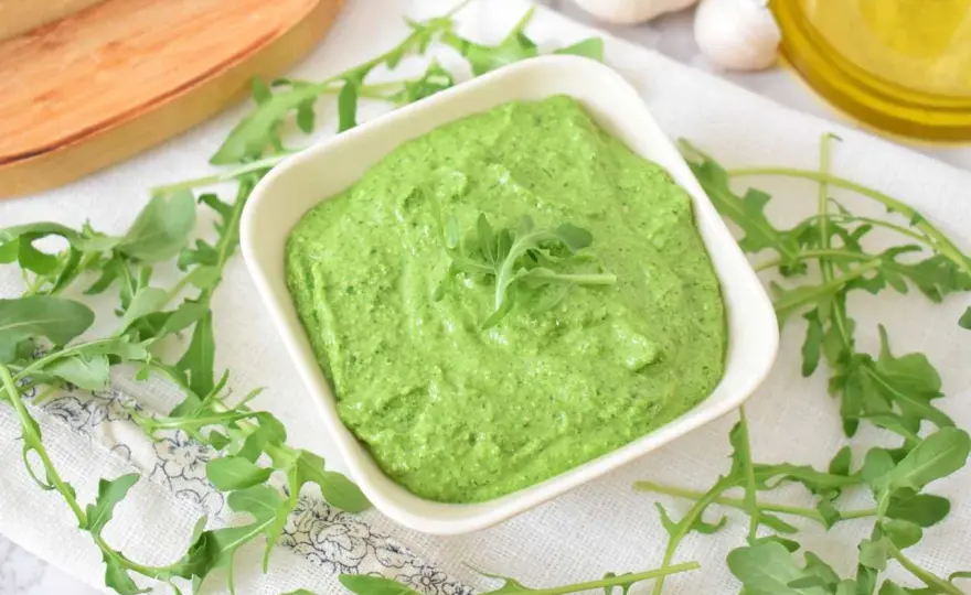 Pesto z rukoli bez goryczy - Prosty przepis i triki!