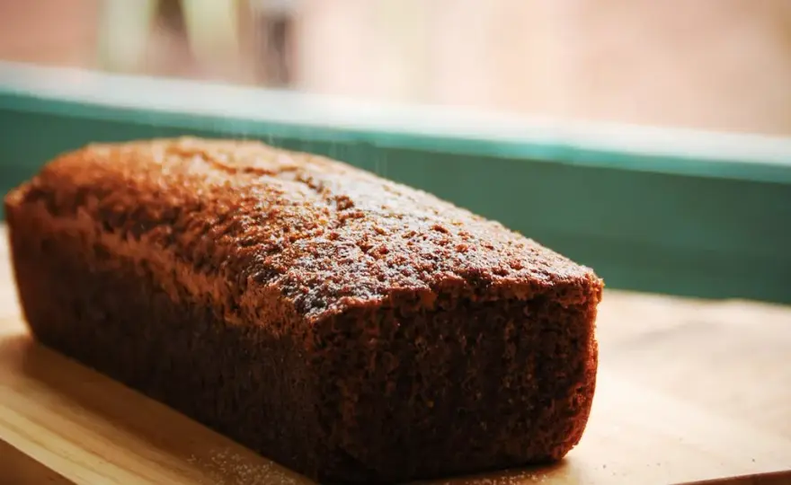 Jak przygotować ciasto z budyniem i bananami w prosty sposób