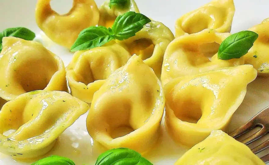 Domowy przepis na ciasto do tortellini. Włoska pasta prosto z kuchni